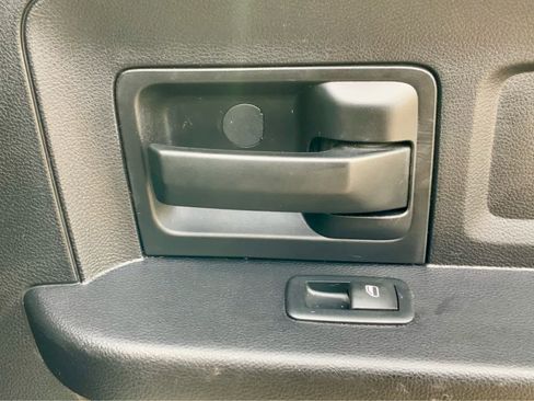 Used 2016 RAM 2500 Tradesman w/ Chrome Appearance Group image 51