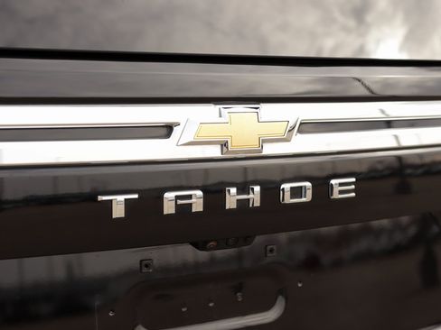 Used 2021 Chevrolet Tahoe Premier w/ Premium Package image 40