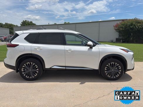 Used 2025 Nissan Rogue Platinum w/ Platinum Premium Package AWD/4WD image 2