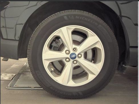 Used 2022 Ford Edge SE image 24