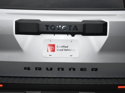 Certified 2025 Toyota 4Runner TRD Off-Road Premium image 25