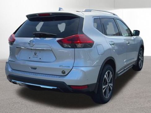 Used 2017 Nissan Rogue SL w/ SL Premium Package AWD/4WD image 9