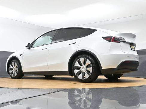 Used 2023 Tesla Model Y Long Range AWD/4WD image 52