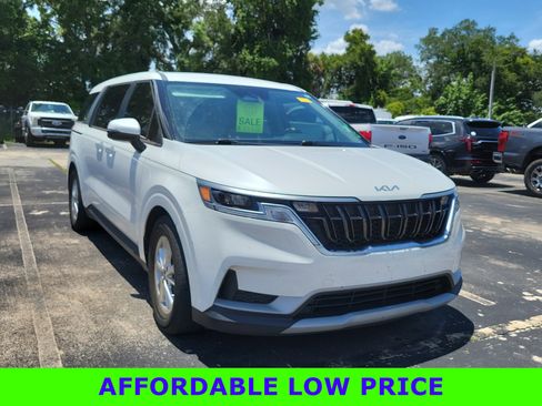 Used 2022 Kia Carnival LX FWD image 1