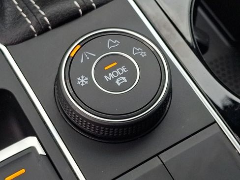 Certified 2023 Volkswagen Atlas SE AWD/4WD image 24