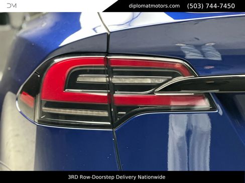 Used 2022 Tesla Model X image 15