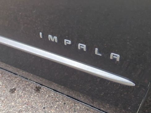 Used 2018 Chevrolet Impala Premier w/ Premier Convenience Package image 11