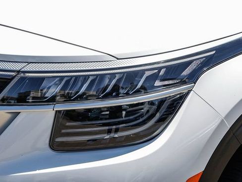 Used 2021 Kia Seltos SX w/ SX Sunroof Package AWD/4WD image 8