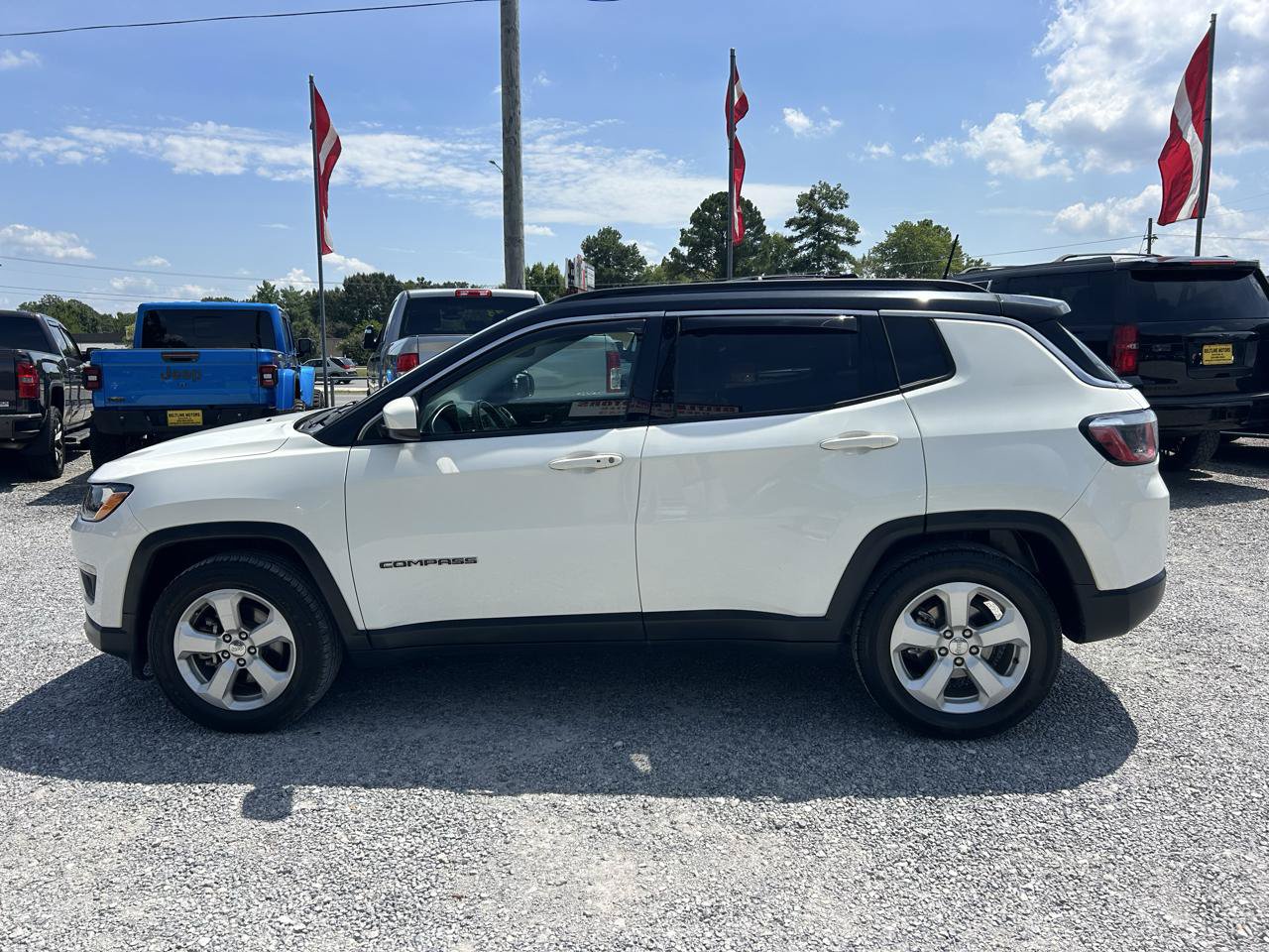 Used 2018 Jeep Compass Latitude w/ Popular Equipment Group FWD image 19