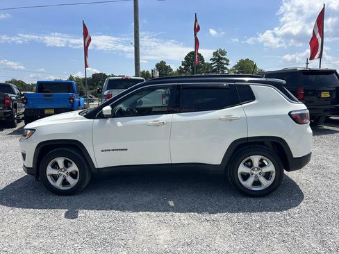 Used 2018 Jeep Compass Latitude w/ Popular Equipment Group FWD image 19