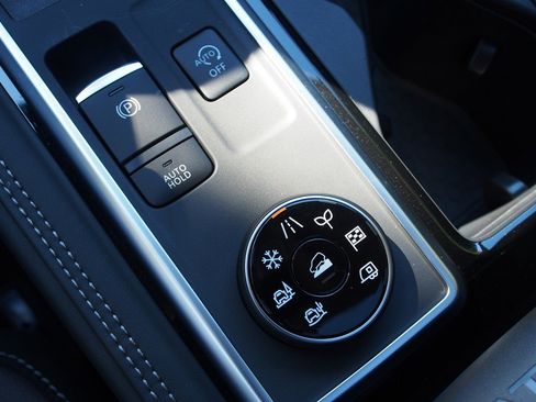 New 2025 Nissan Pathfinder Platinum w/ Cargo Package image 24