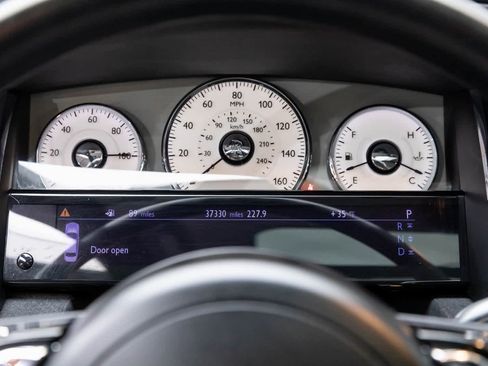 Used 2013 Rolls-Royce Ghost image 23