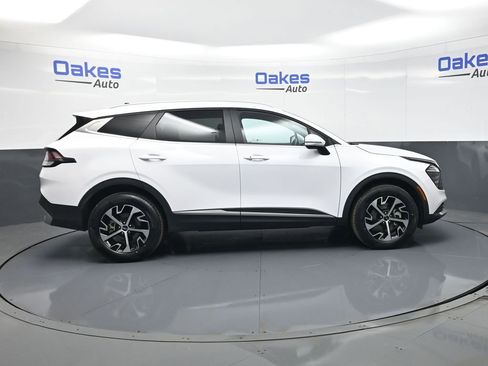 Certified 2024 Kia Sportage EX image 9