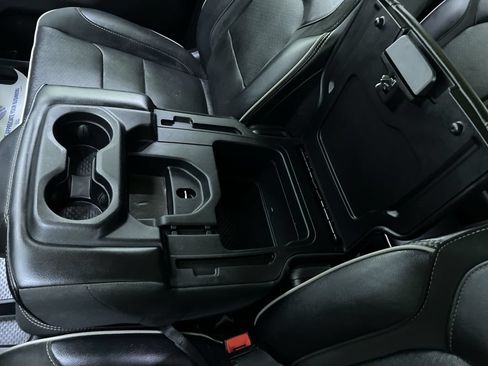 Used 2019 RAM 1500 Laramie AWD/4WD image 26