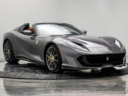 Used 2022 Ferrari 812 GTS RWD image 30
