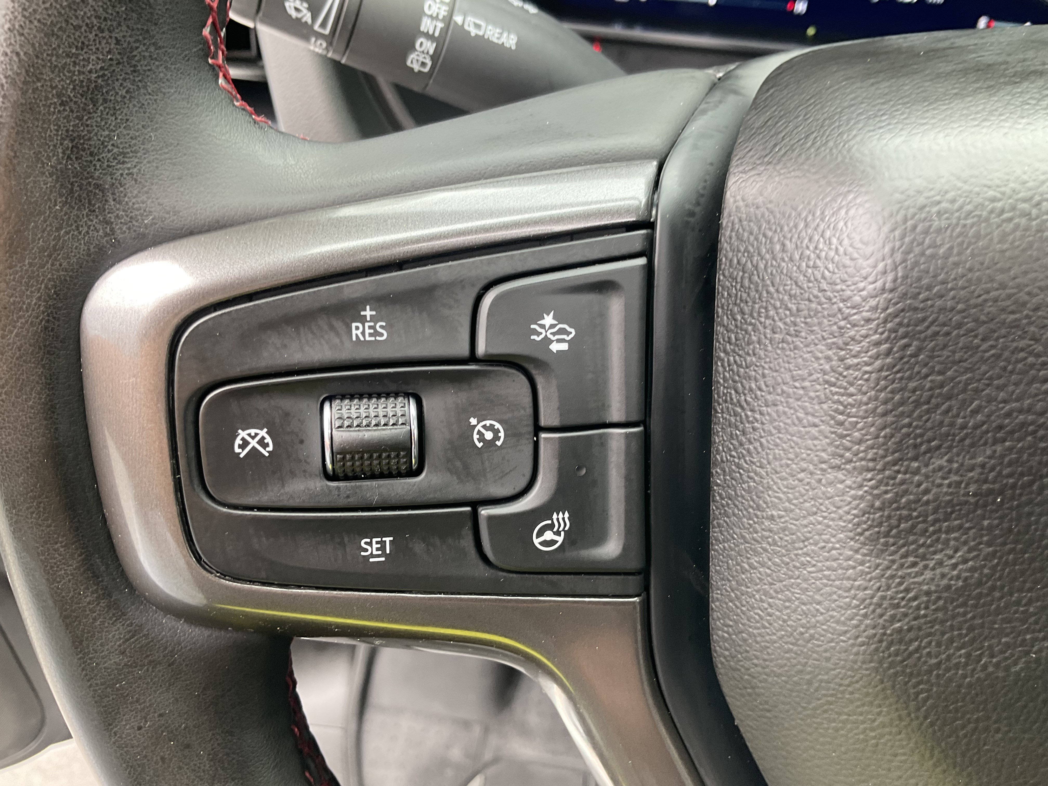 Used 2023 Chevrolet Suburban RST w/ Luxury Package AWD/4WD image 31