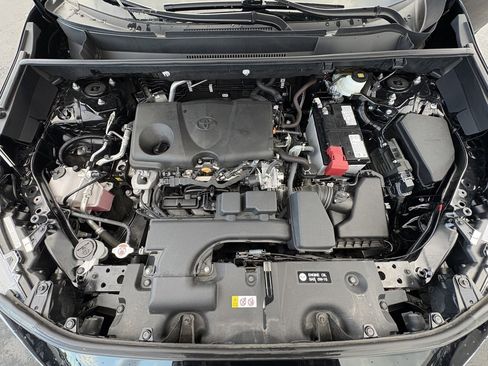 Used 2025 Toyota RAV4 XLE image 38