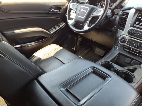 Used 2019 GMC Yukon SLT w/ Premium Edition RWD image 16