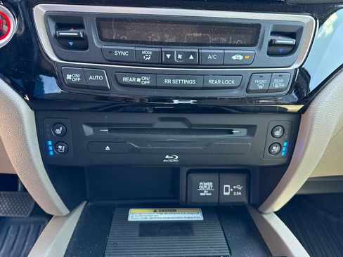 Used 2019 Honda Pilot Elite image 15