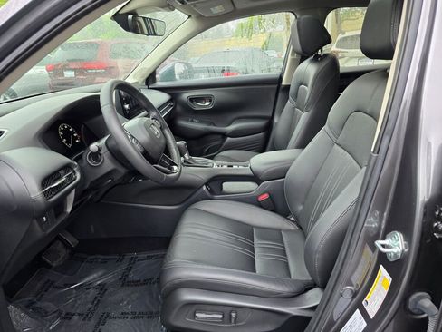Certified 2024 Honda HR-V EX-L image 3