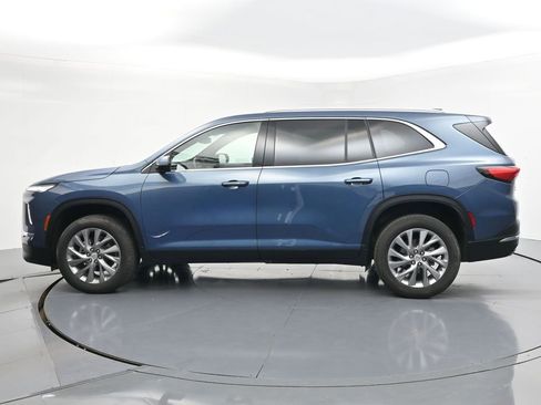 Used 2025 Buick Enclave Preferred AWD/4WD image 3