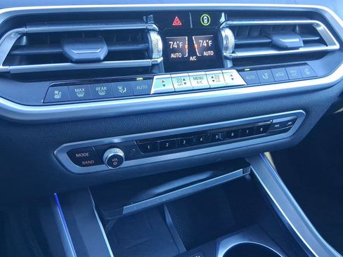 Certified 2022 BMW X7 xDrive40i w/ M Sport Package image 19