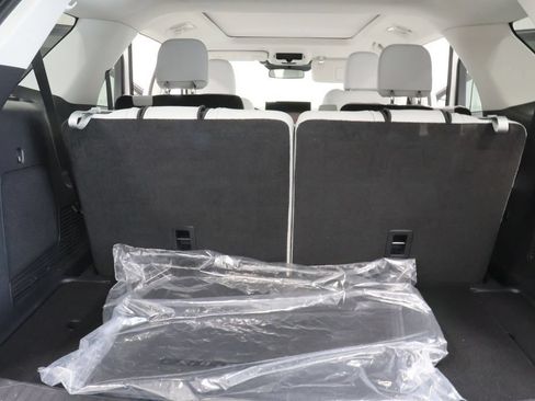Used 2025 Ford Explorer Platinum w/ Ultimate Package AWD/4WD image 29