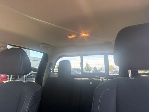 Used 2017 Nissan Titan SV AWD/4WD image 19
