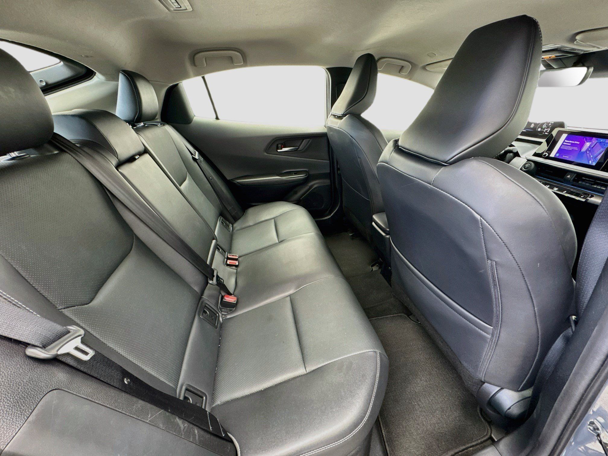 Used 2025 Toyota Prius XLE FWD image 17