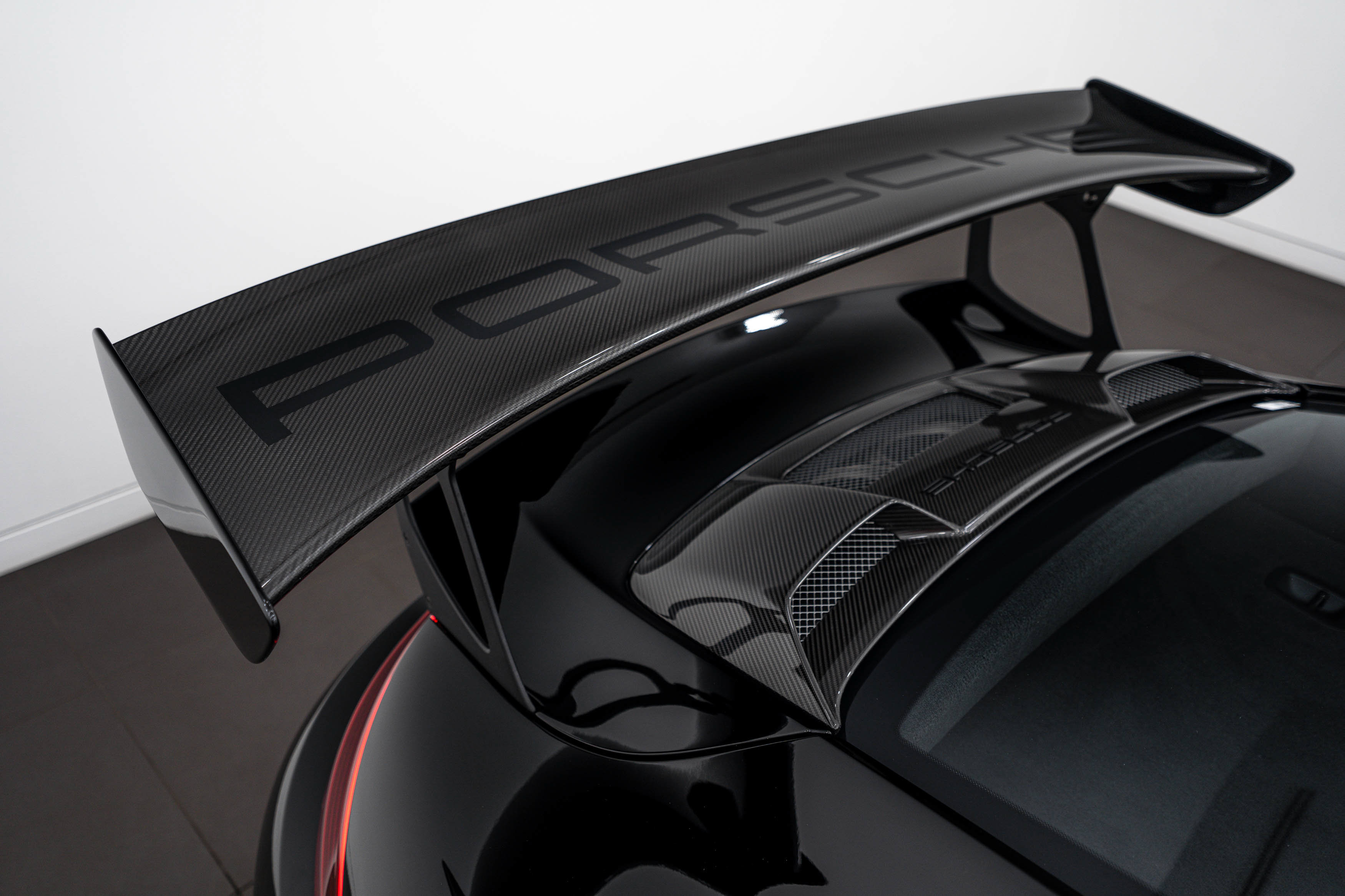 Certified 2018 Porsche 911 GT2 RS RWD image 36
