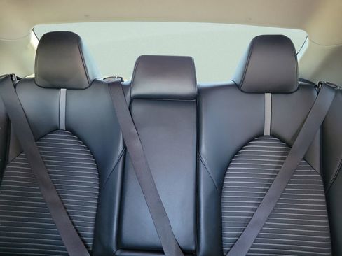 Certified 2022 Toyota Camry SE image 13
