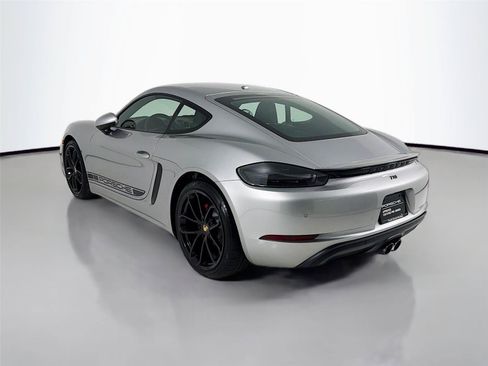 Used 2024 Porsche 718 Cayman w/ Premium Package RWD image 3