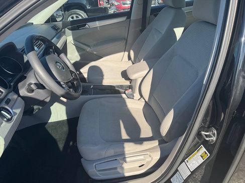Used 2016 Volkswagen Passat 1.8T S FWD image 12