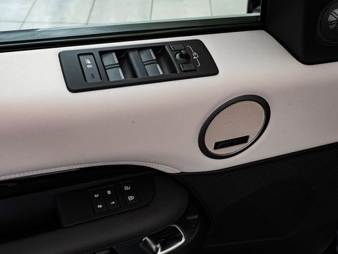 New 2026 Land Rover Discovery S image 28