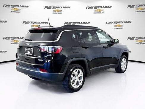 Used 2024 Jeep Compass Latitude AWD/4WD image 7