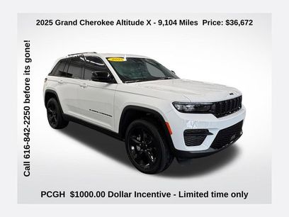 Used 2025 Jeep Grand Cherokee Altitude