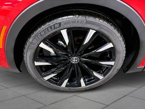 Used 2023 Toyota Crown Platinum image 11