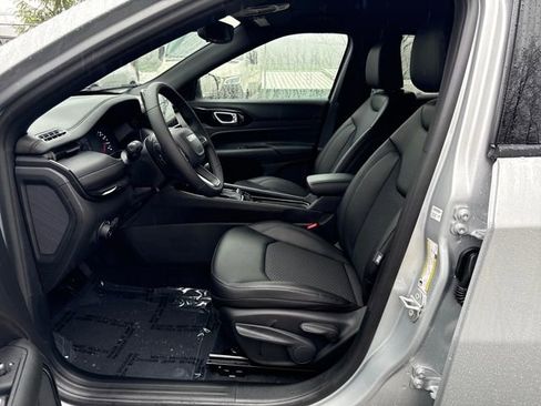 New 2026 Jeep Compass Latitude image 14