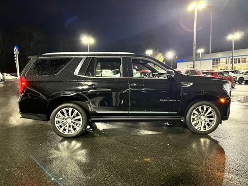 Used 2022 GMC Yukon Denali w/ Denali Premium Package image 5