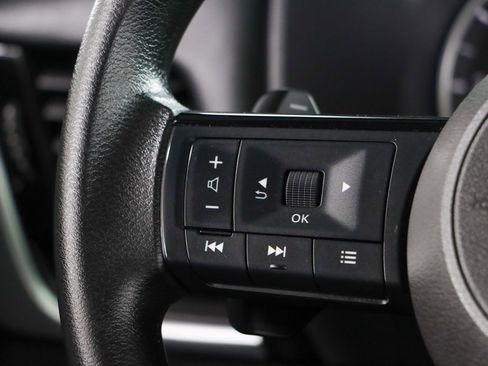 Used 2022 Nissan Rogue SV AWD/4WD image 13