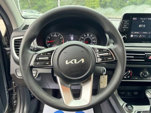 Used 2023 Kia Seltos LX AWD/4WD image 23
