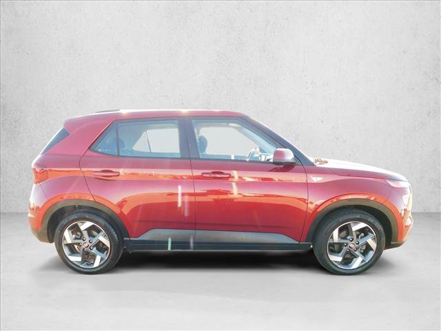 Used 2024 Hyundai Venue SEL FWD image 7