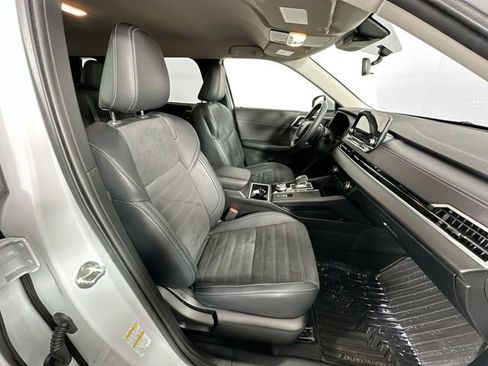 Used 2024 Mitsubishi Outlander SE image 29
