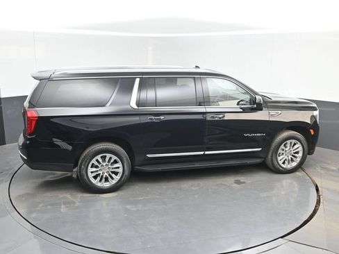 Used 2023 GMC Yukon XL SLT AWD/4WD image 44