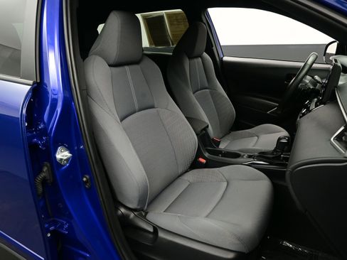 Used 2024 Toyota Corolla Cross SE image 13