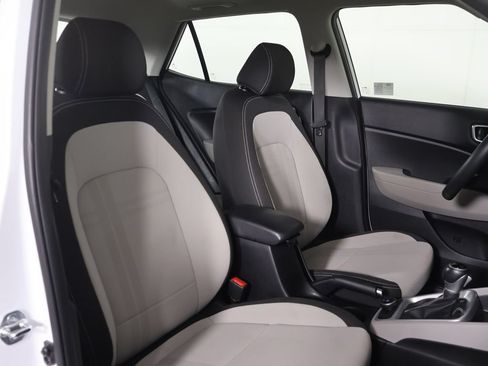 Certified 2024 Hyundai Venue SEL FWD image 26
