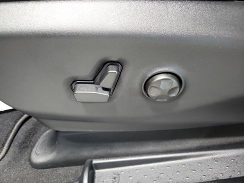 New 2026 Chrysler Pacifica Select image 14