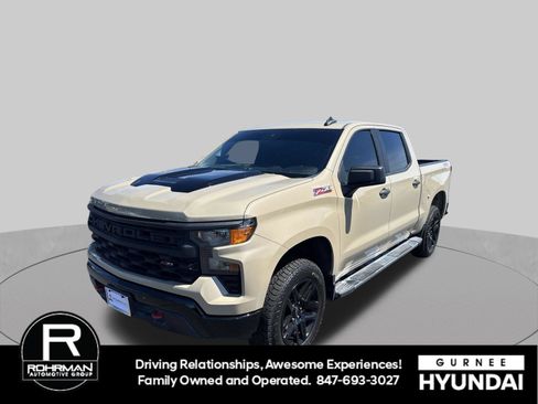 Used 2022 Chevrolet Silverado 1500 Custom Trail Boss AWD/4WD image 1