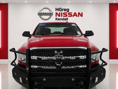 Used 2018 RAM 2500 Tradesman w/ Chrome Appearance Group AWD/4WD image 5