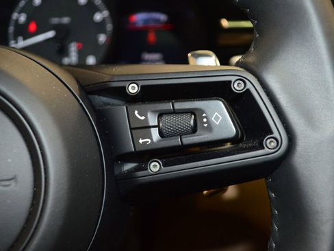 Certified 2026 Porsche Macan AWD/4WD image 23